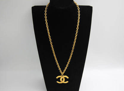 Chanel Vintage 81 85 Year Gold Plated Brushed Line Long Necklace