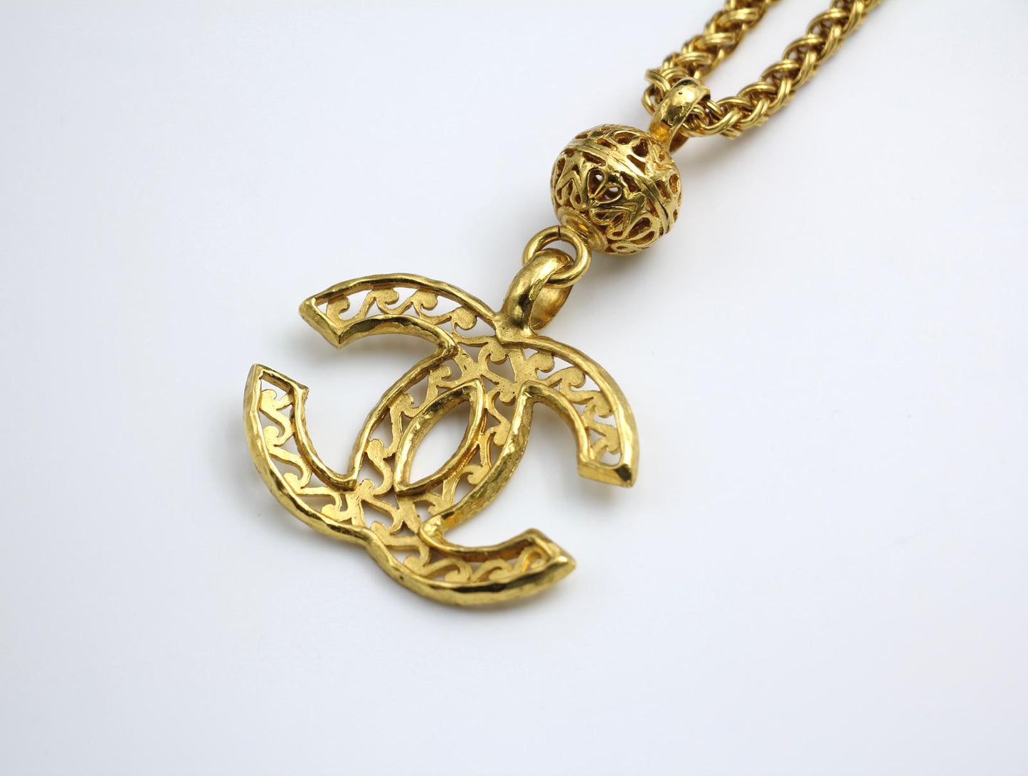 Chanel Vintage 95A Wavy Hollow Ball Pendant Necklace