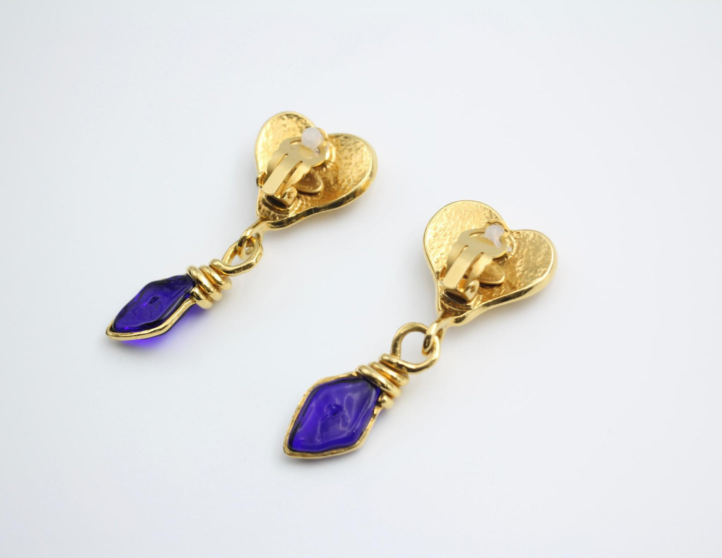 Chanel Vintage 95P Blue Gripoix Gold Plated Heart Clip On Earrings