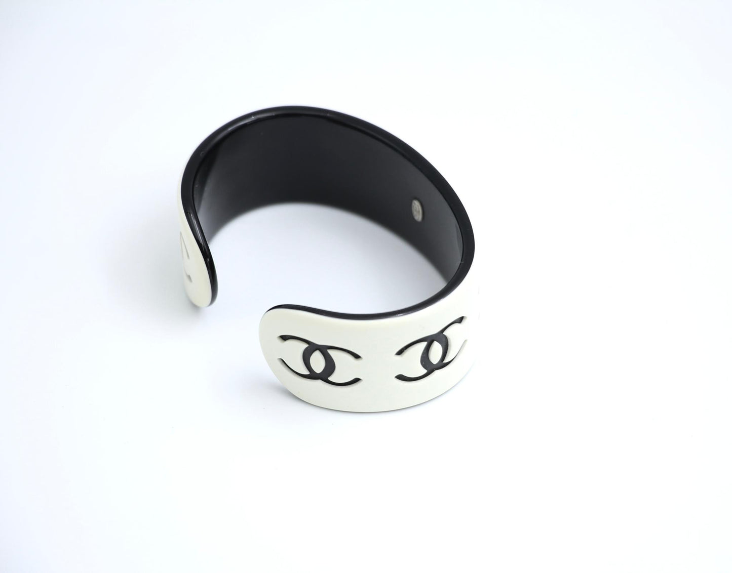 Chanel Vintage 02P Resin Black And White Cc Choker