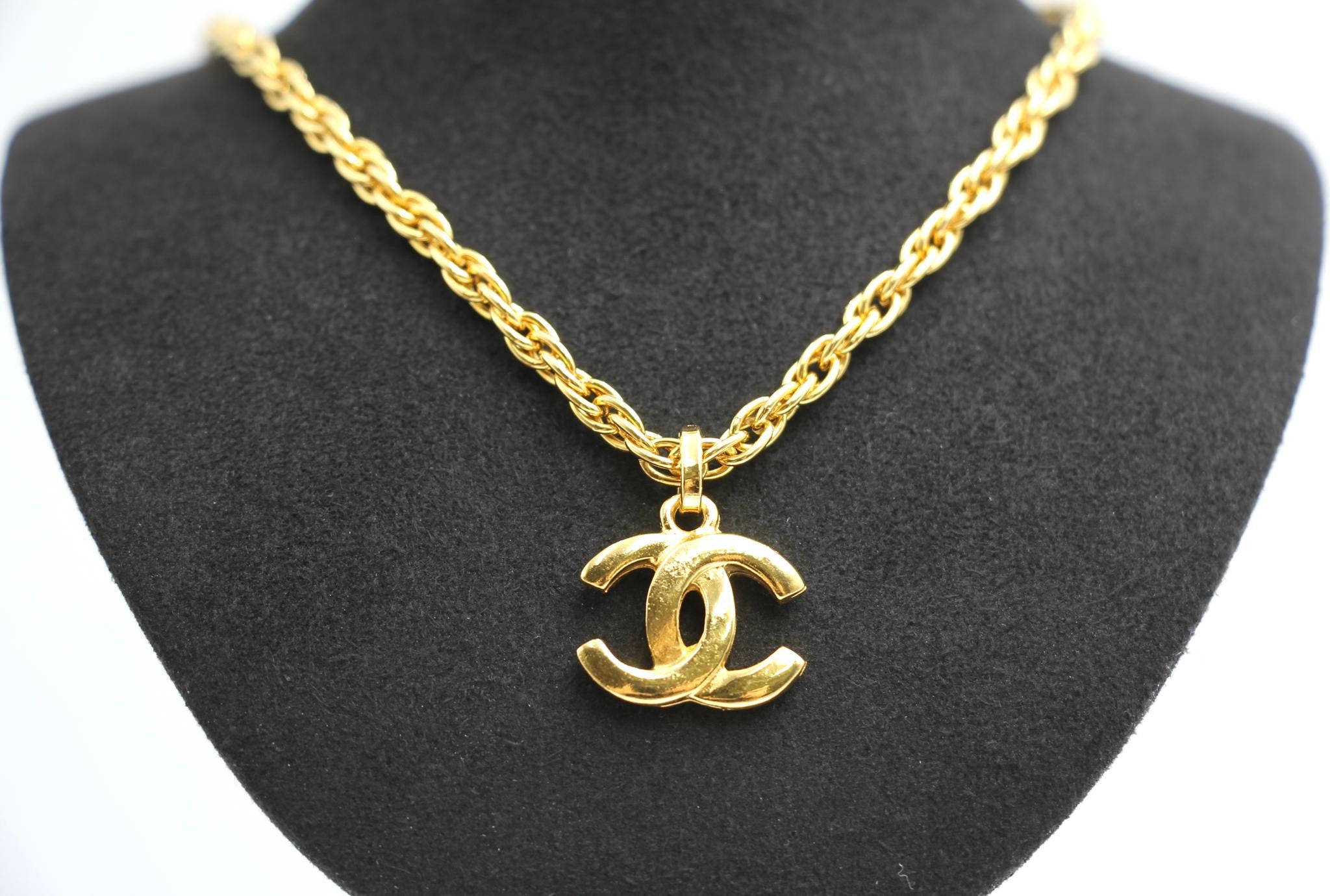 Chanel Vintage 81 85 Gold Plated Chain Clavicle Necklace – Wararni.com