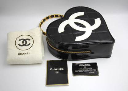 CHANEL Chanel Vintage 95 Barbie Cc Heart Vanity Bag - Onesize bag - Vintage fashion from Wararni