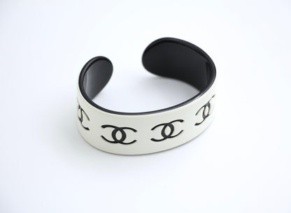 Chanel Vintage 02P Resin Black And White Cc Choker