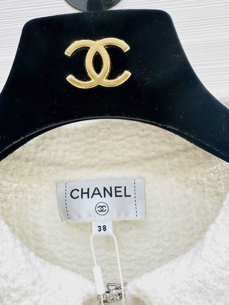 Chanel 25P white jacket