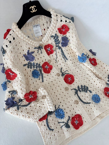 Chanel 2010 Floral Embroidery ecru Knit cardigan