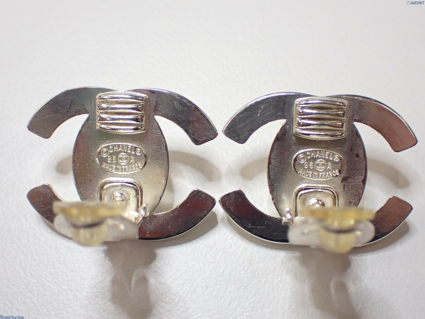 Chanel Vintage 96A Silver Latch Coco Mark Clip-on Earrings