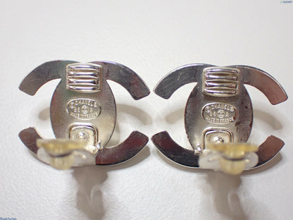 Chanel Vintage 96A Silver Latch Coco Mark Clip-on Earrings