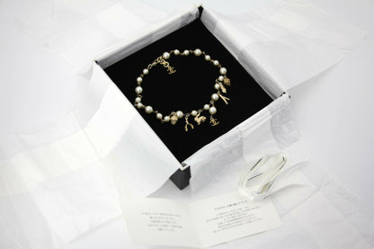Chanel Vintage 05A Imitation Pearl Metal Rabbit Pendant Gold Necklace