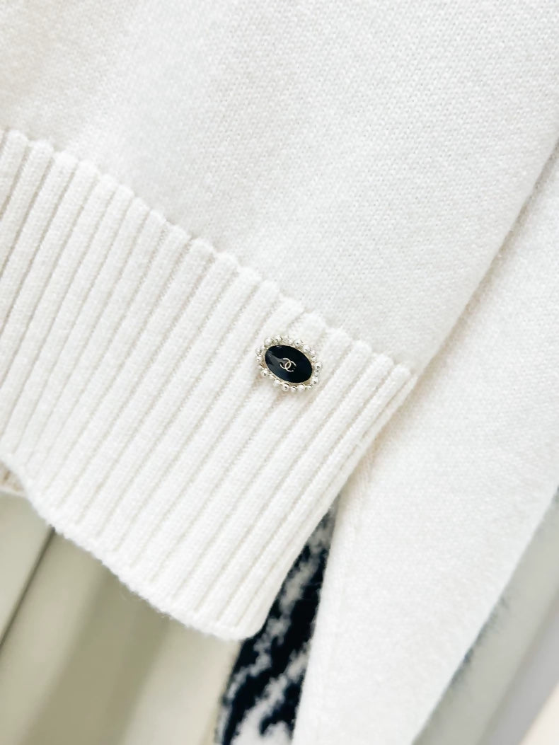 Chanel 21A White Knitted Top