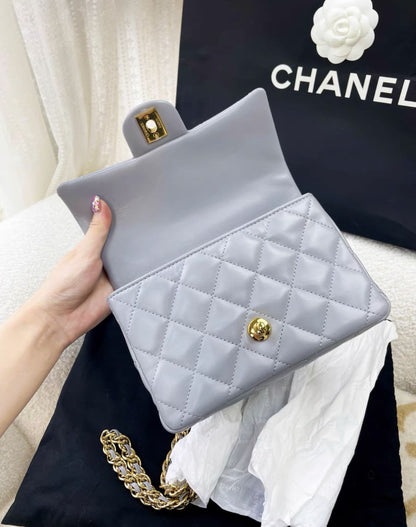 Chanel 23AW gray leather chain bag