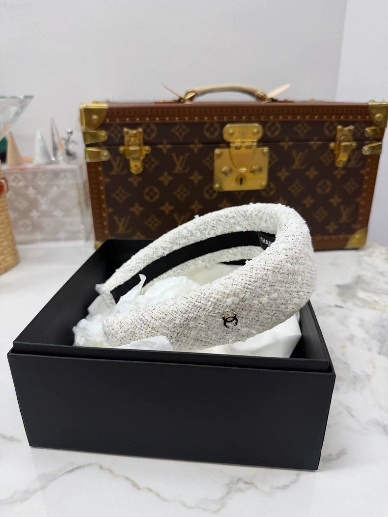 Chanel 25k white tweed headband