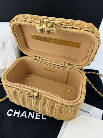 Chanel Cruise 2025/26 Braided Rattan & Gold-Tone Metal Beige Vanity Case