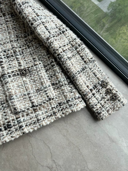 Chanel 2018ecru, blue tweed jacket