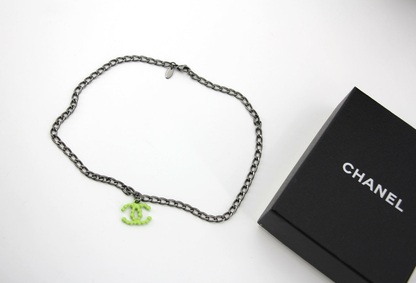 Chanel Vintage 04A Resin Fluorescent Green CC Grey Chain Necklace