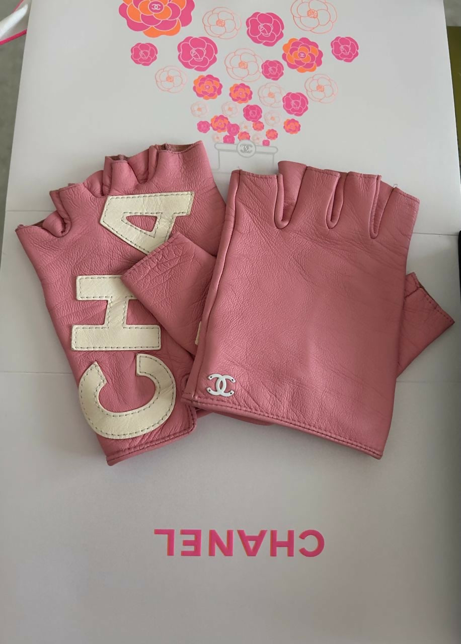 Chanel pink fingerless gloves