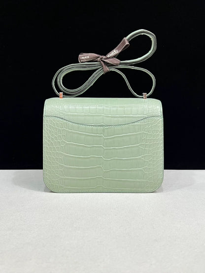 Hermes Constance 19 Vert Peppermint Crocodile Leather Palladium Hardware