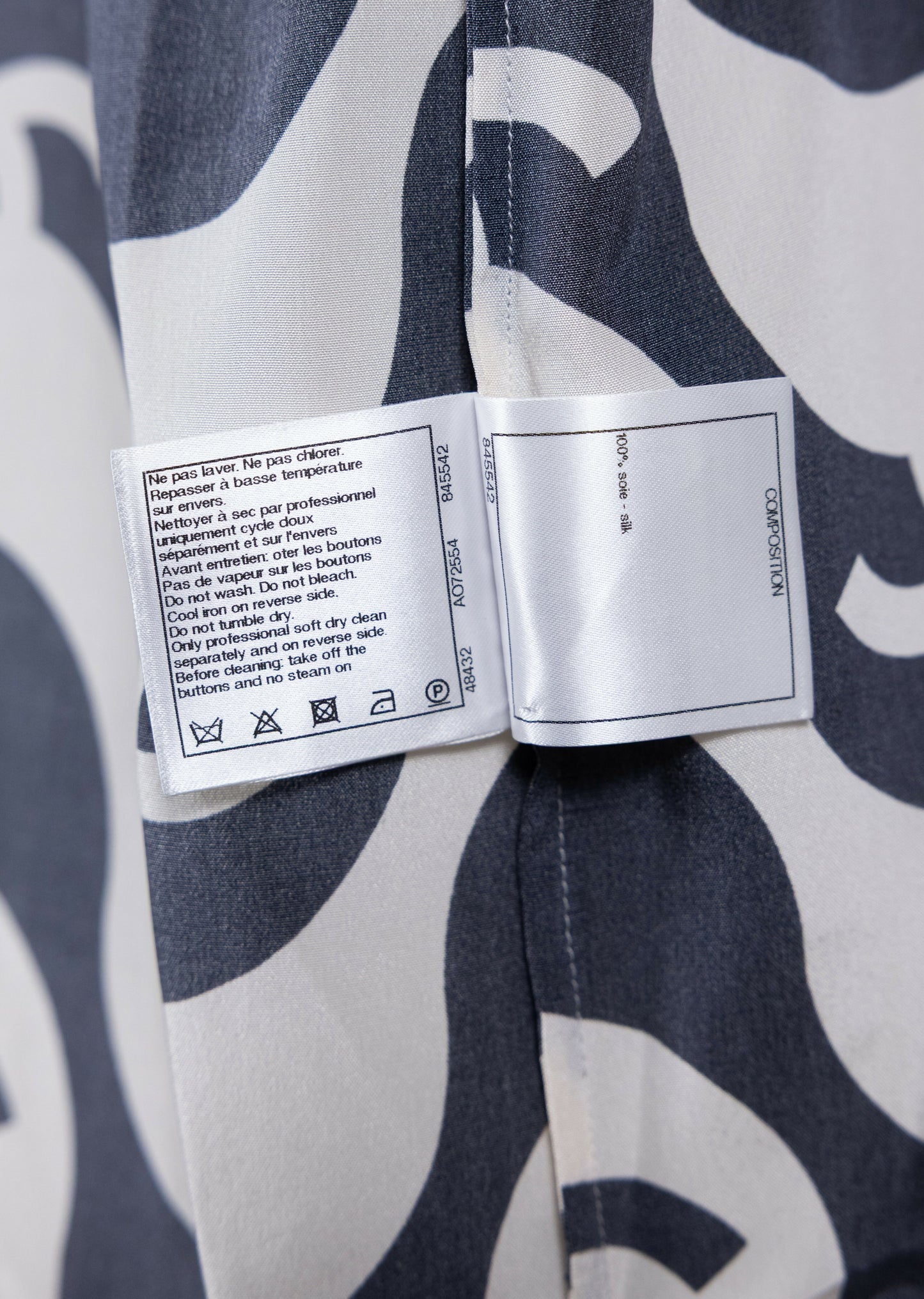 Chanel 2021 Spring/Summer Black and White Wave Set