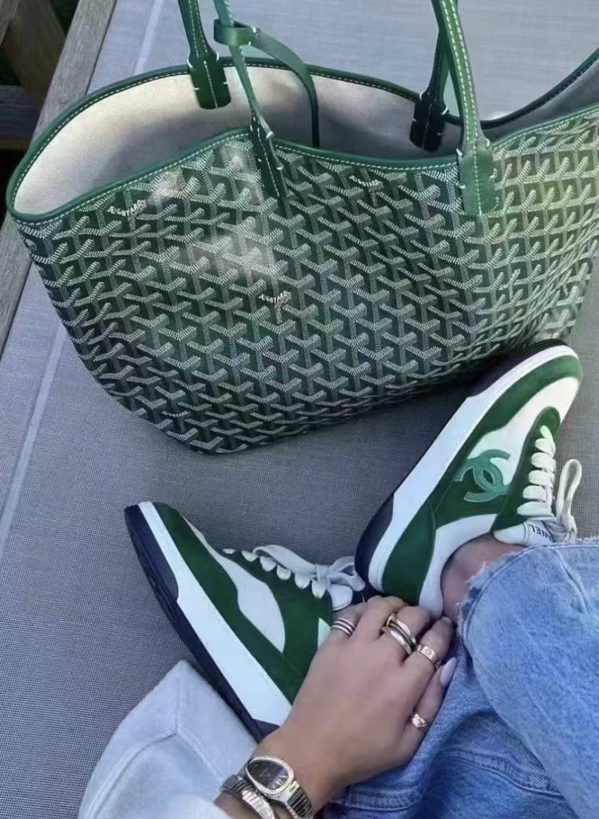 Chanel 23P 38 size green  suede sneakers