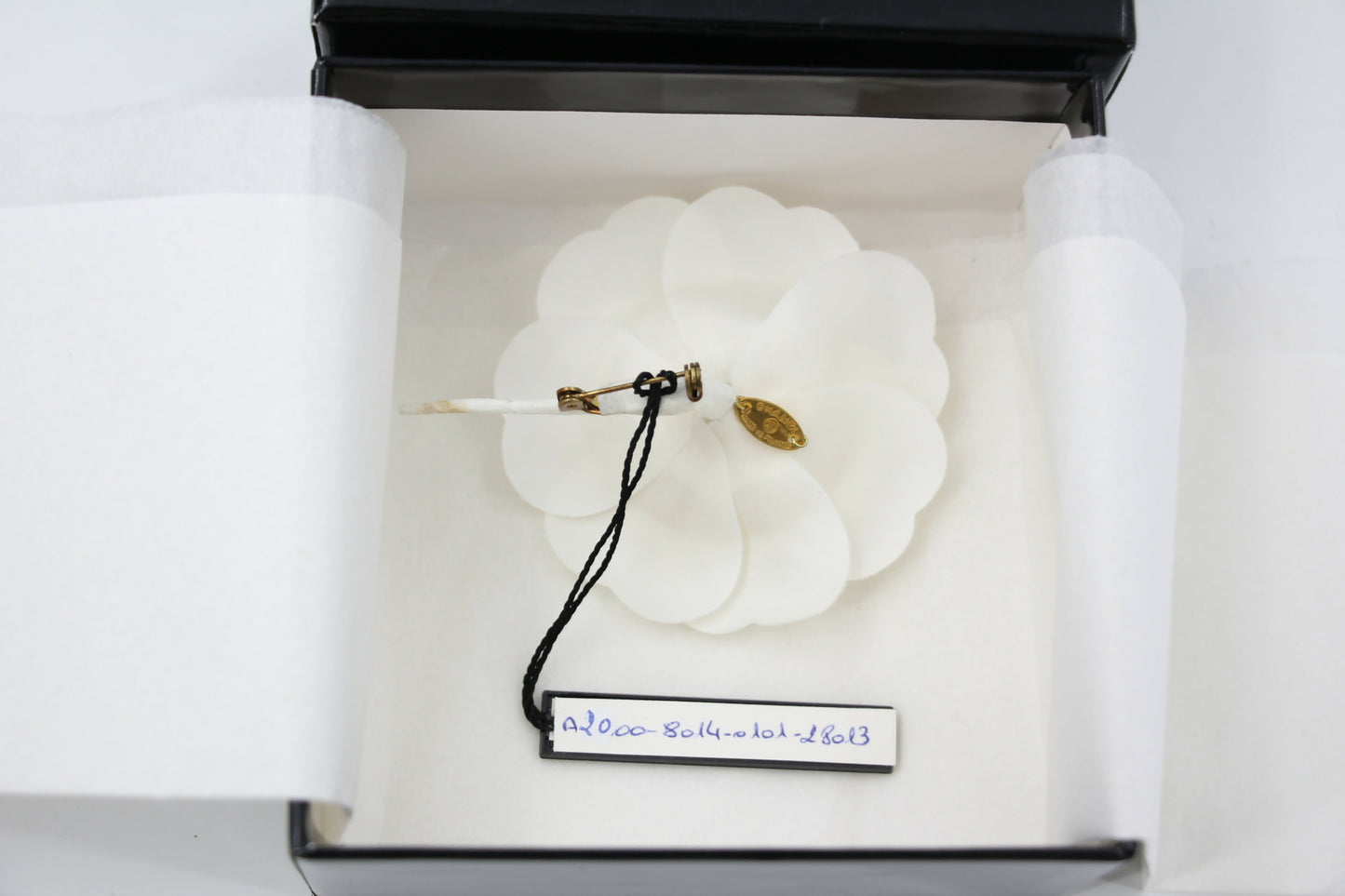 Chanel Vintage 81-85 Silk Small Size White Camellia Brooch