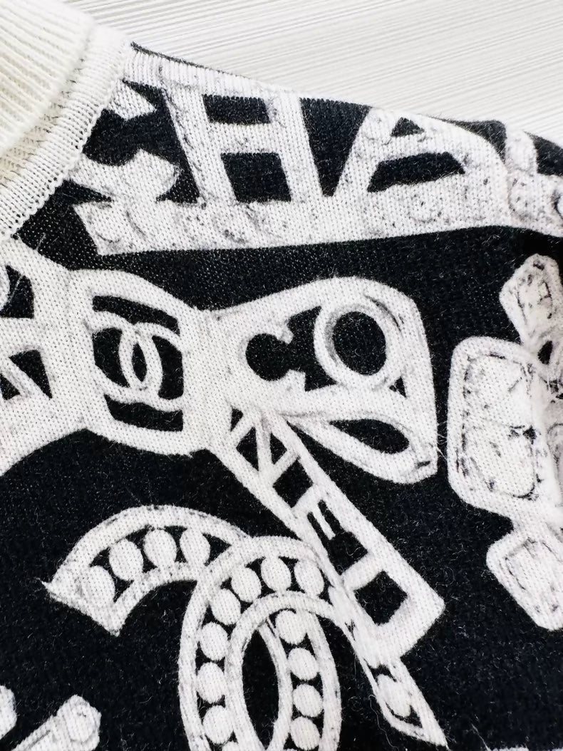 Chanel Ski Collection Black and White Print Jewelry Knit Top, F36,