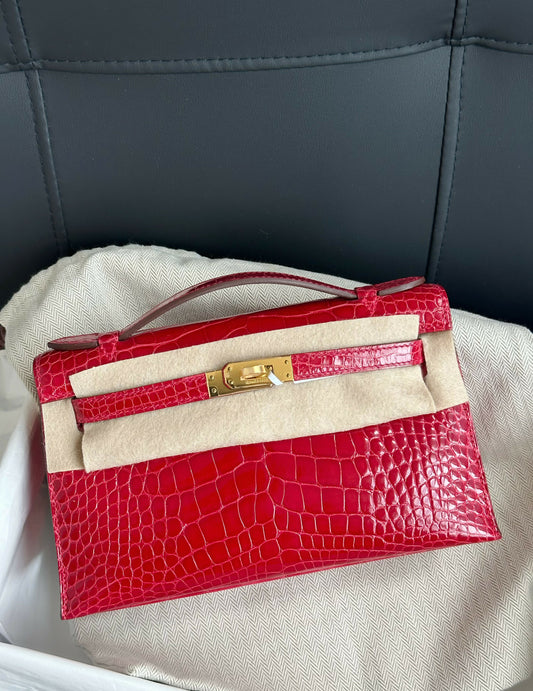 Hermès Mini Kelly 20 Rouge Vif / Ferrari Red Shiny Crocodile With Gold Hardware