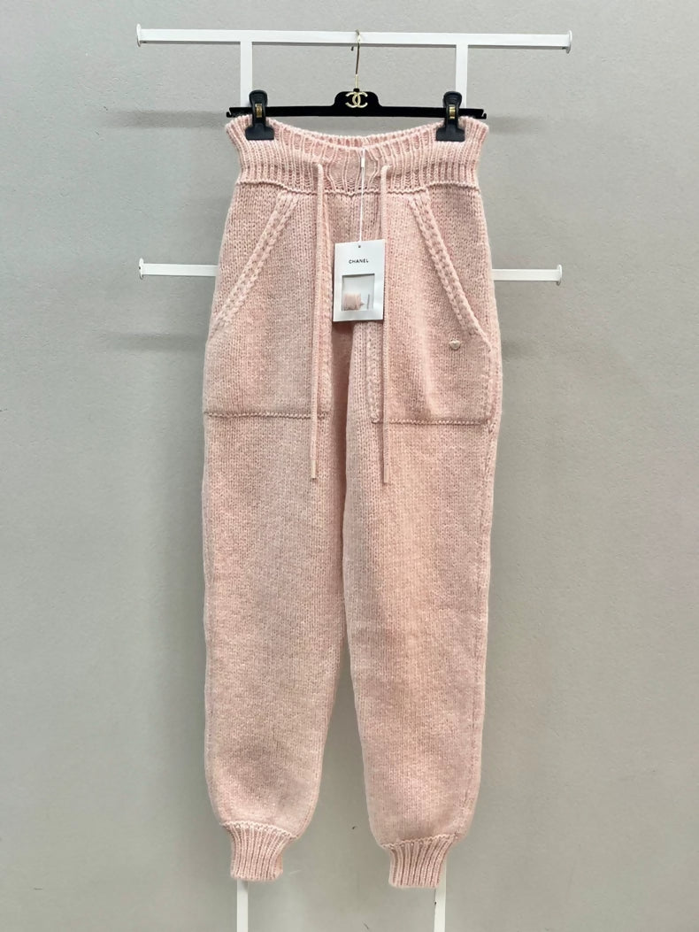 Chanel 21b pink knitted pants