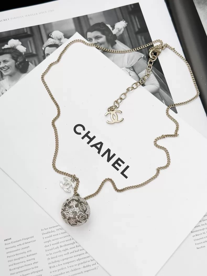 Chanel 25A star sphere double C full diamond necklace