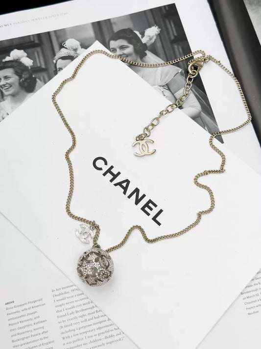 Chanel 25A star sphere double C full diamond necklace