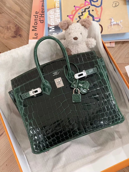 Hermès Birkin 25 emerald green shiny alligator leather with palladium hardware