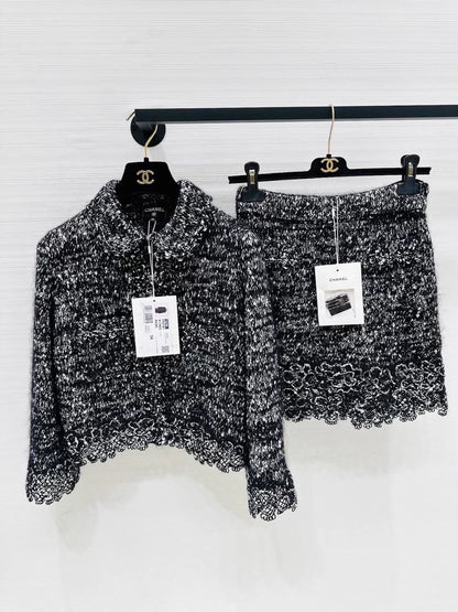 Chanel 25B black & white tweed jacket & skirt set