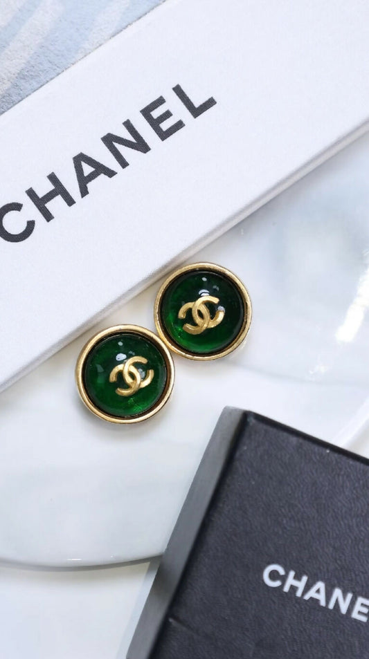 Chanel 95A Emerald Green Glass CC Ear Clip