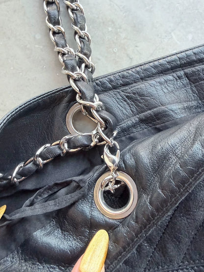 Chanel 10A lambskin black leather mini skirt with detachable chain