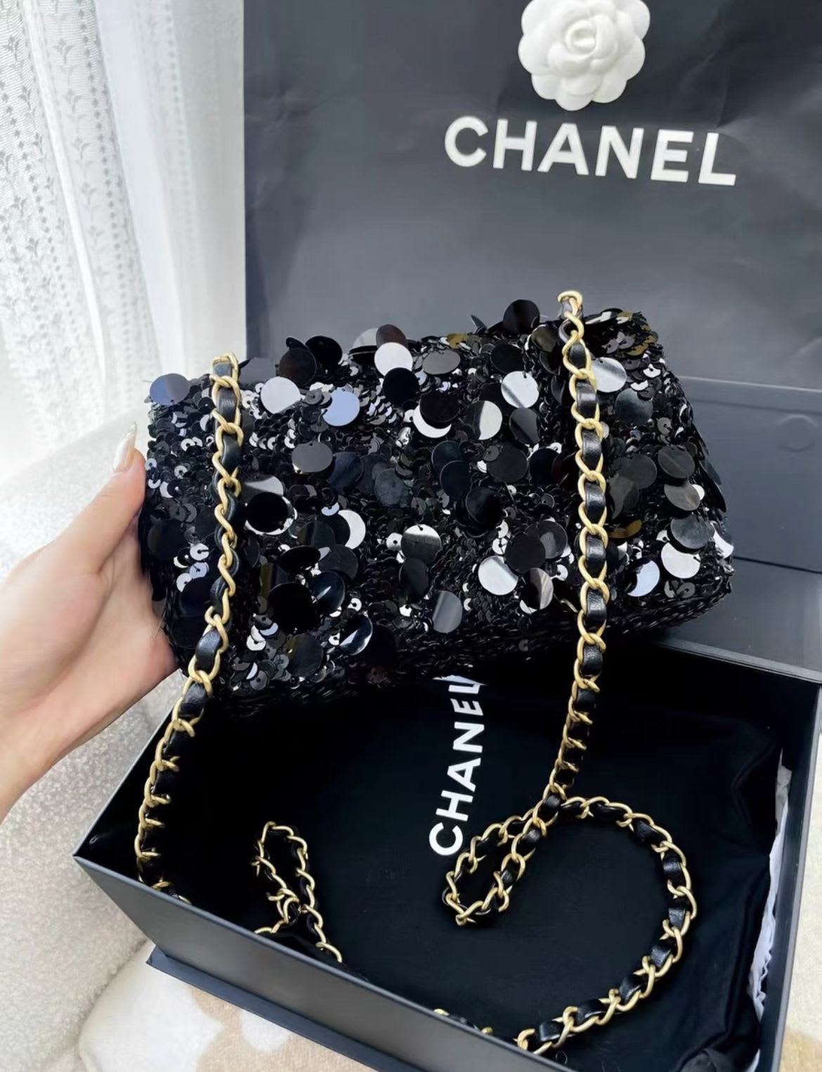 Chanel 22 black sequin cf large mini chain bag