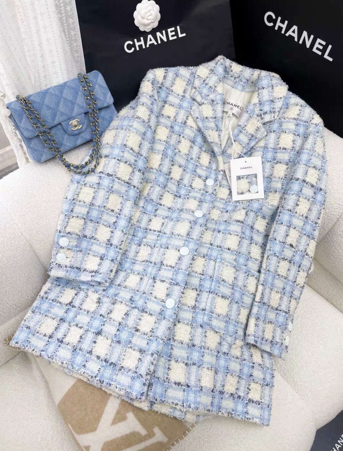 CHANEL Chanel 2022 light blue Plaid Print Coat - 34 Coat - Secondhand luxury from Wararni