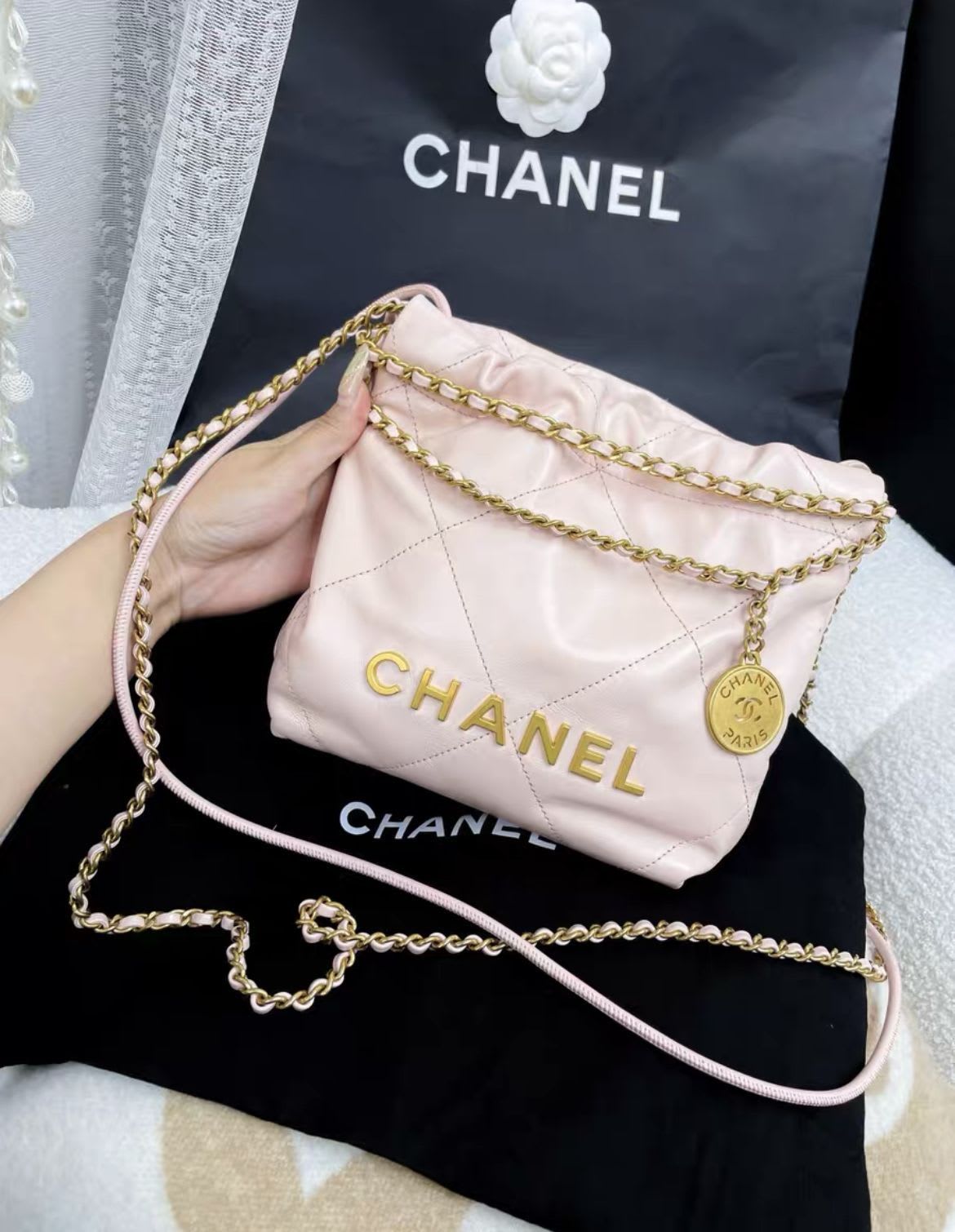 CHANEL Chanel 23S pink mini 22bag - Mini Mini Bag - Vintage fashion from Wararni