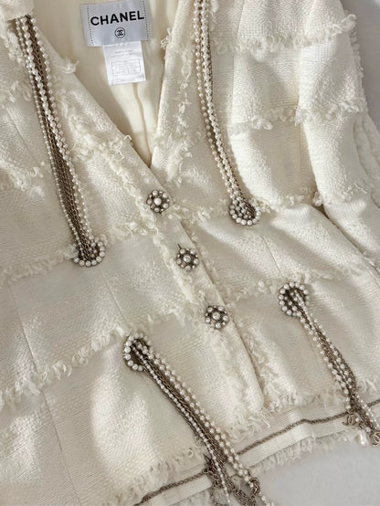 Chanel 08P ecru pearl chain tweed jacket