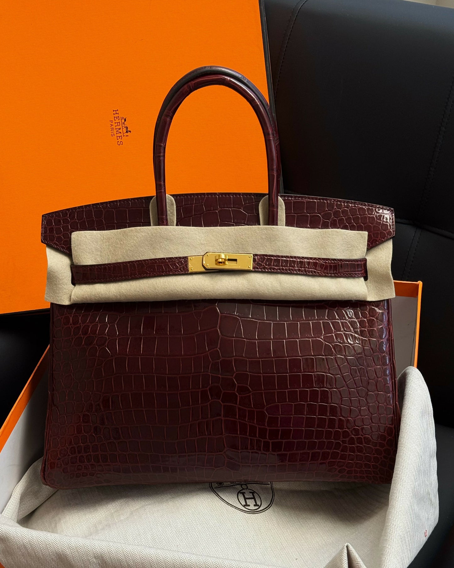 Hermès Birkin 35 Bordeaux Shiny Porosus Crocodile with Gold Hardware