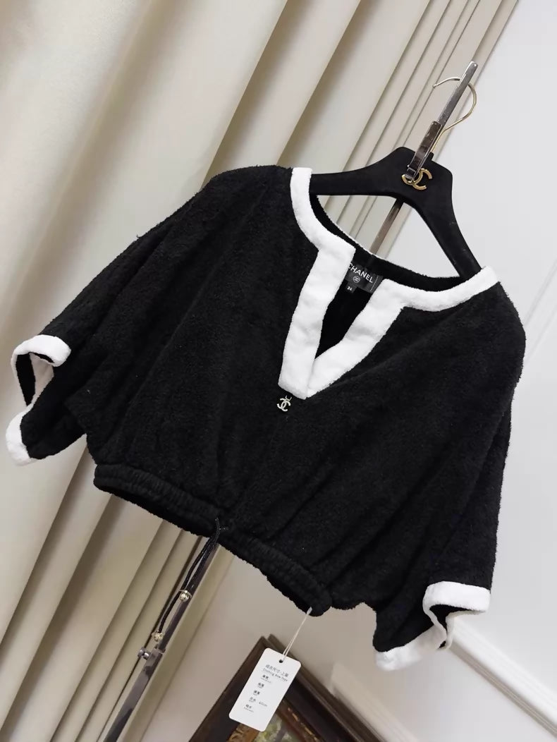 Chanel 23M black and white top