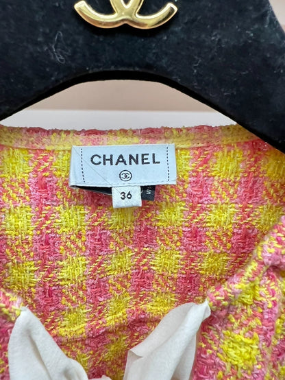 Chanel 25s orange T-shirt
