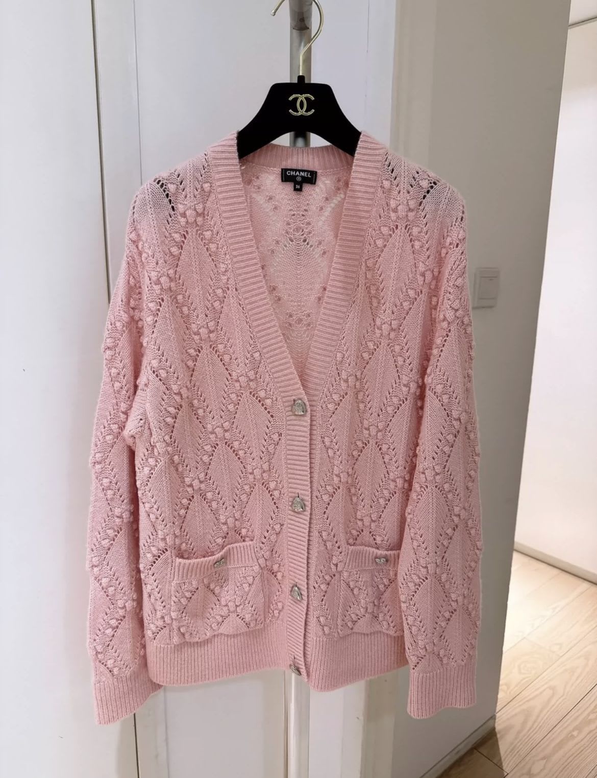 CHANEL Chanel 21 cashmere knitted cardigan - 36 Cardigan - Used fashion item from Wararni