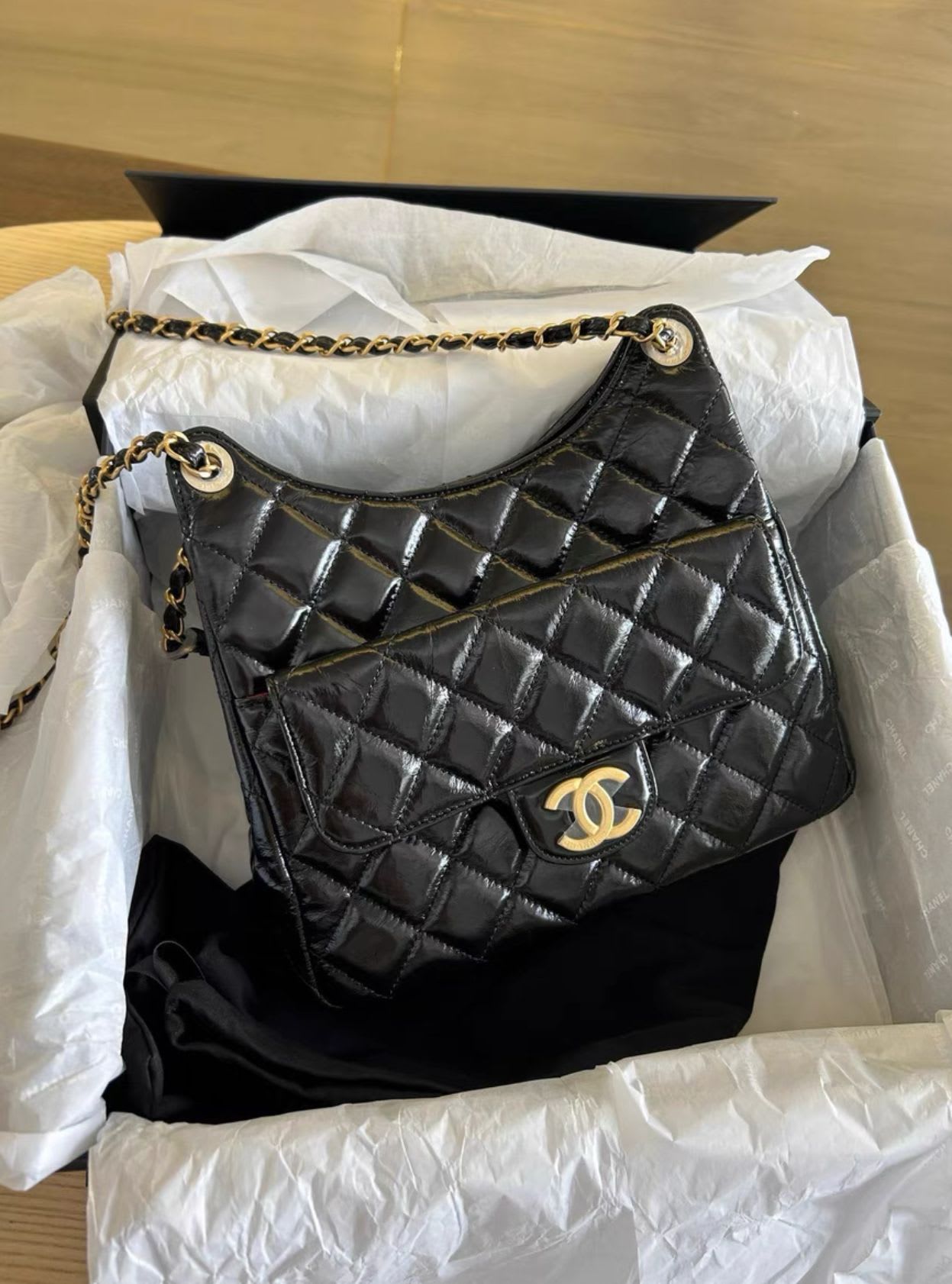 CHANEL 2023 medium CC hobo bag