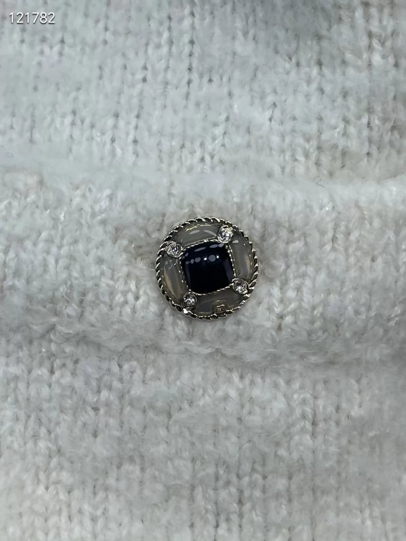 Chanel 25N ecru half-zip knit sweater
