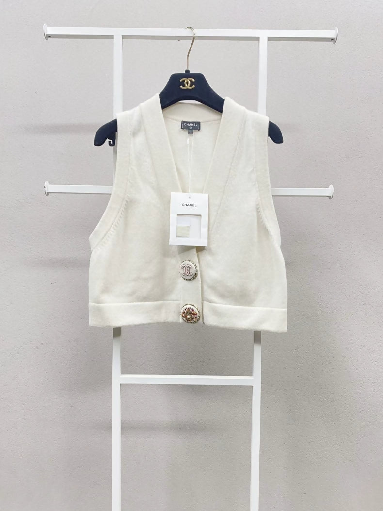 Chanel 22A ecru cardigan