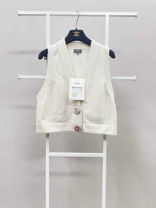 Chanel 22A ecru cardigan