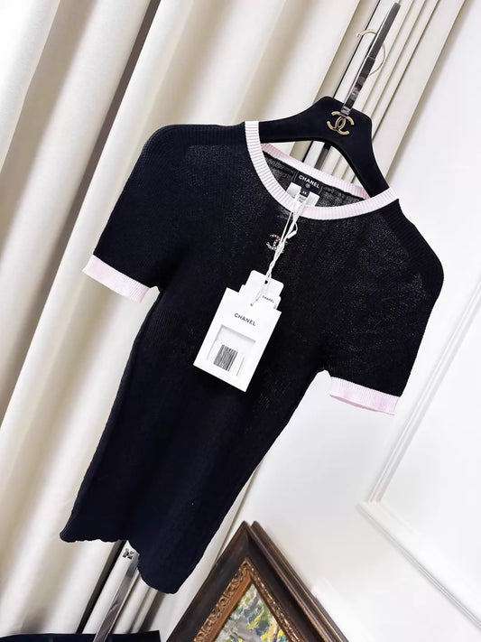 Chanel 22p black and pink double C t-shirt