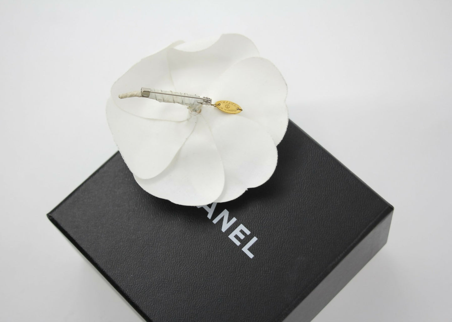 Chanel Vintage 81-85 White Silk Camellia Brooch