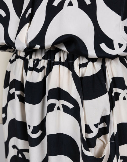 Chanel 2021 Spring/Summer Black and White Wave Set