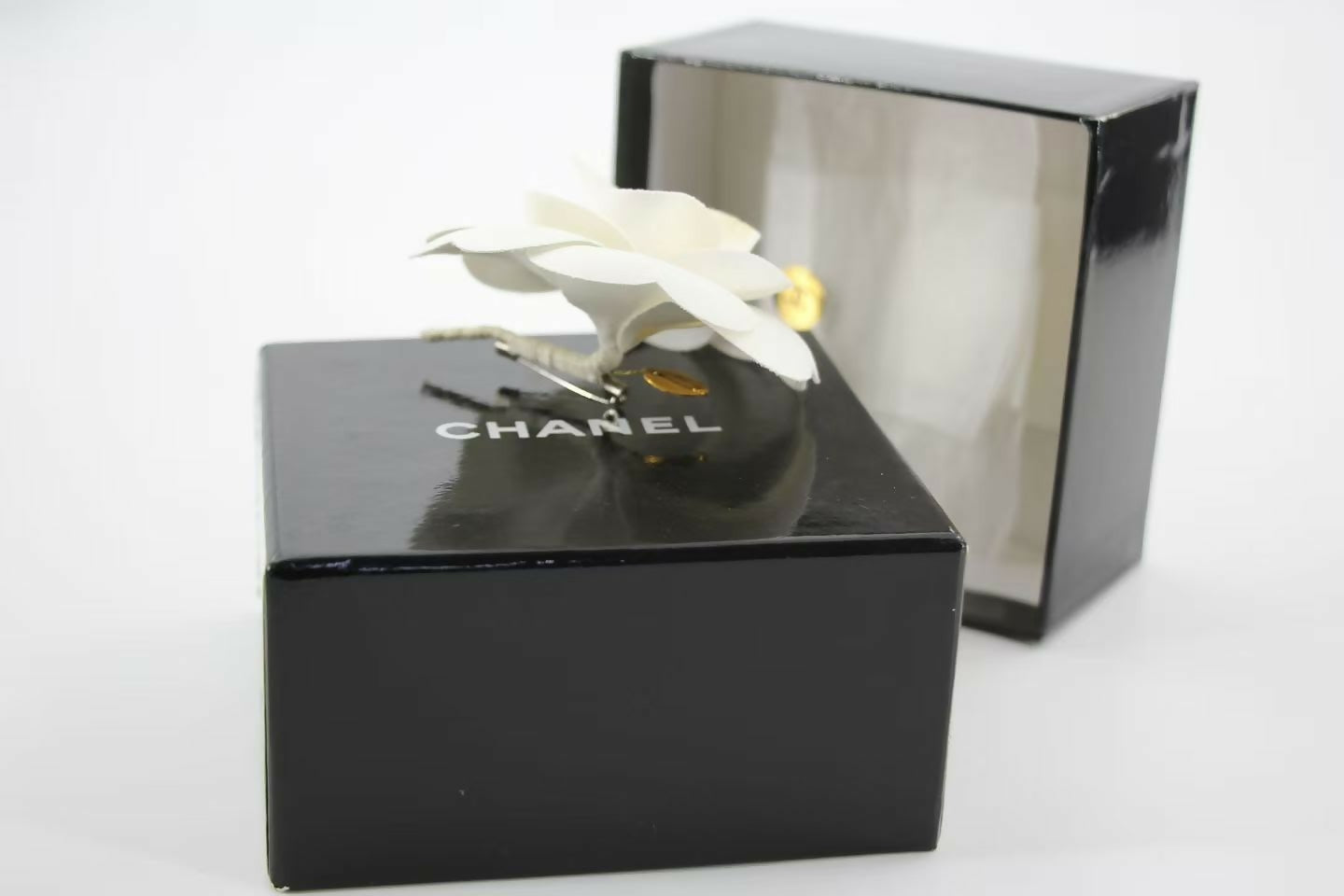 Chanel Vintage 81-85 White Silk Camellia Brooch