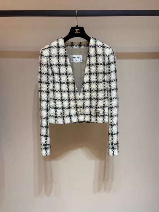 Chanel 2019 ecru & black tweed Jacket