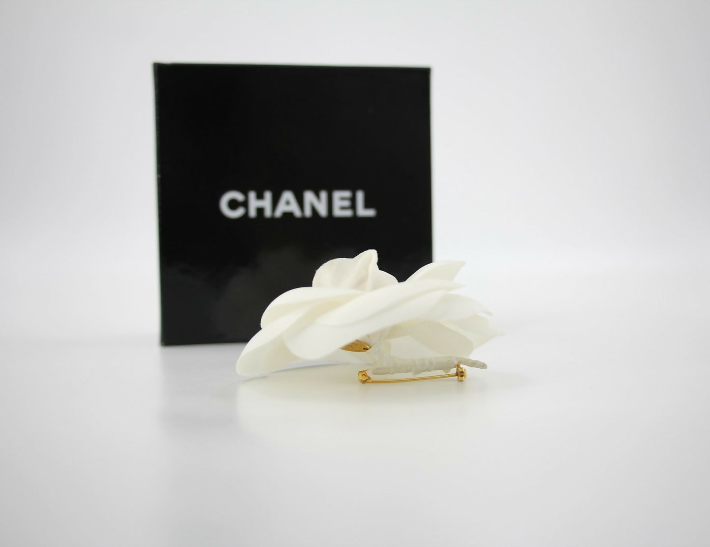Chanel Vintage 81-85 Silk White Camellia Brooch